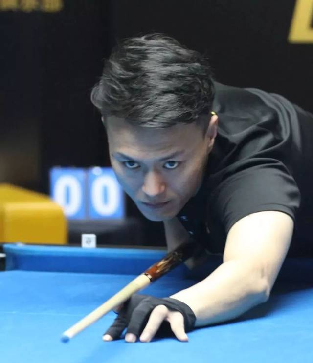 尴尬‍库尔图瓦时隔2年回归比利时队，首战对乌克兰丢3球.
