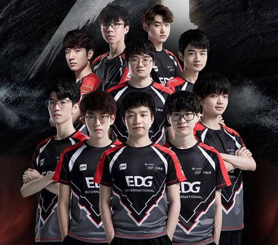 其团队配合 其团队配合