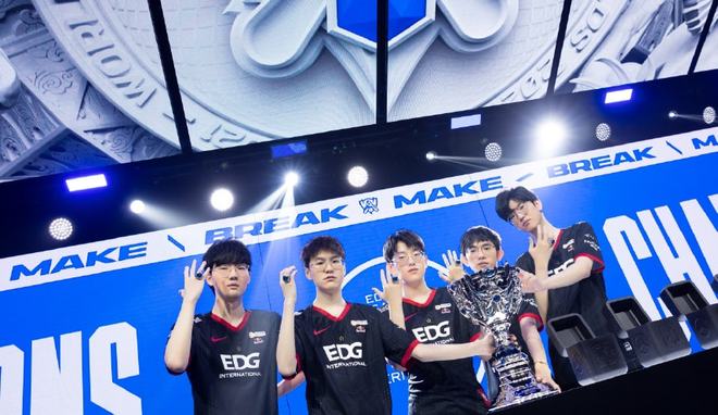 他在防守端 他在防守端