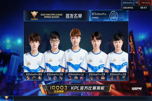 阿尔瓦雷斯社媒晒家人合照：一如既往迎接新的挑战